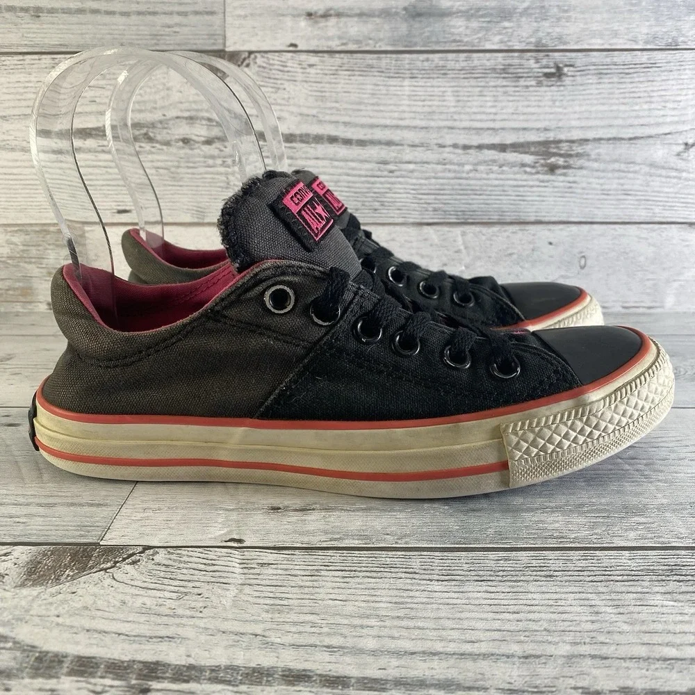Converse Shoes Womens 7 Multi Chuck Taylor All Star Canvas Sneakers Casual Nice